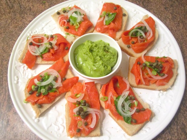 TV Snack-Way Better Than Crappy Chips And Canned Salsa