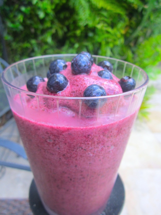 Blueberry  Smoothie With Limoncello & Prosecco