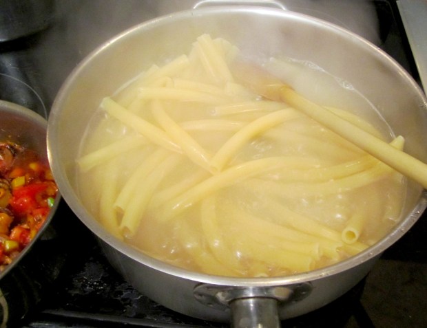 Meanwhile, cook the lunga ziti al dente.