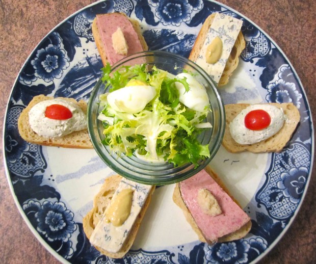 sour dough bread, gorgonzola with dijon, pate with horseradish, boursin with tomato, frisée with egg in lime vinaigrette