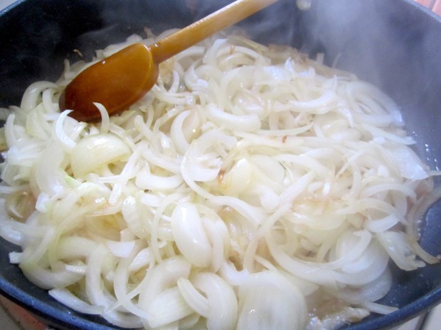  saute onions in garlic oil  until lightly caramelized