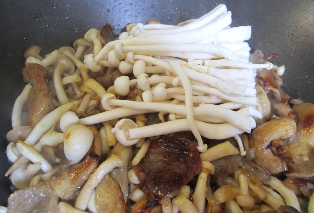 add mushrooms according to their cooking time