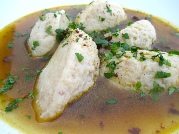 Metzelsuppe Mit Grießklößchen