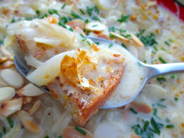 Soupe A L'Oignon Au Crème (Creamy French Onion Soup)