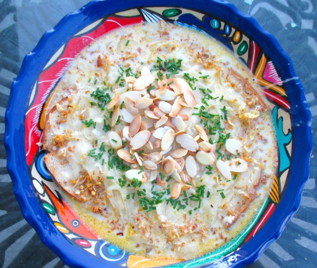 Soupe A L'Oignon Au Crème (Creamy French Onion Soup)