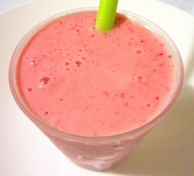 Guilt Free Sweet Pleasure: Banana / Strawberry  Smoothie