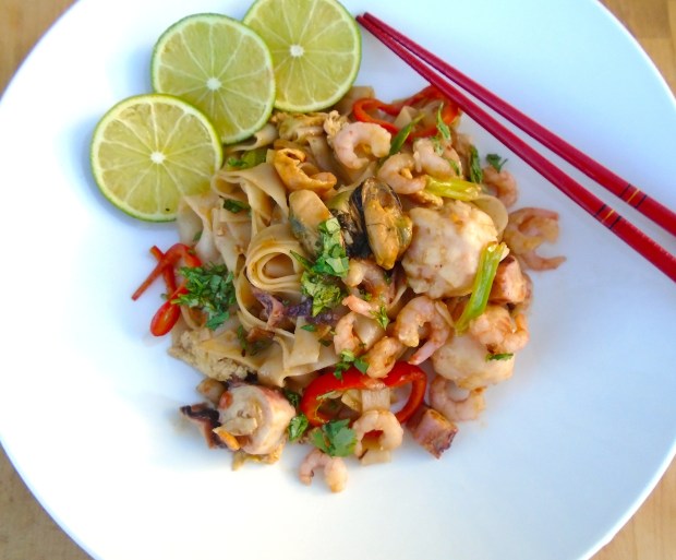 Chili-Noodles With Seafood And Egg