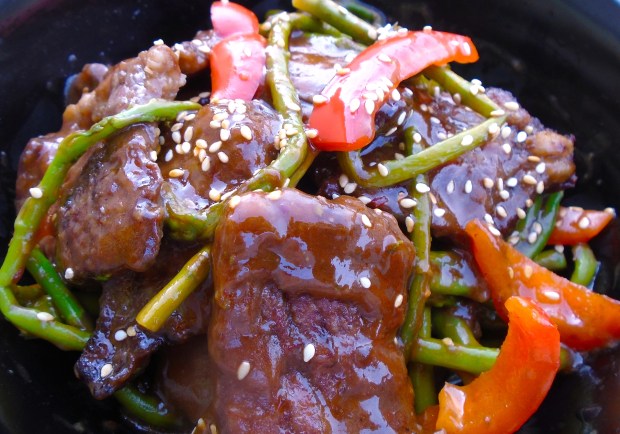 Stir Fried Boneless Beef Ribs And Asparagus In Hoi Sin Sauce
