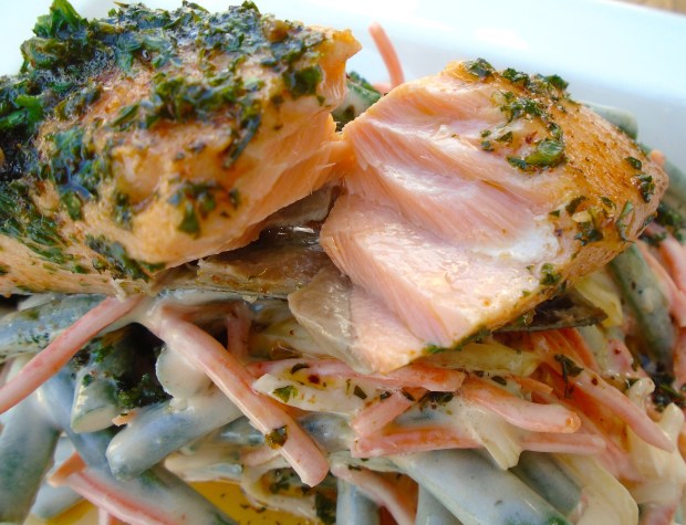 notice how juicy the inside of the fish, even minutes after plating