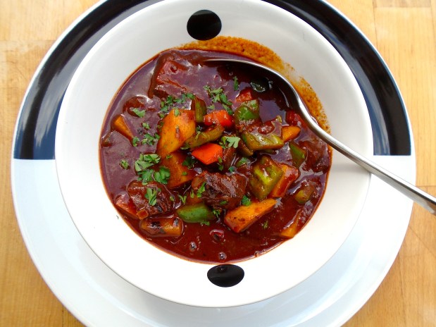 Gulyásleves (Hungarian Goulash Soup) (Gulaschsuppe)