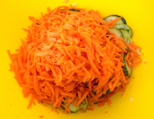 add 1 lb freshly shredded raw carrots