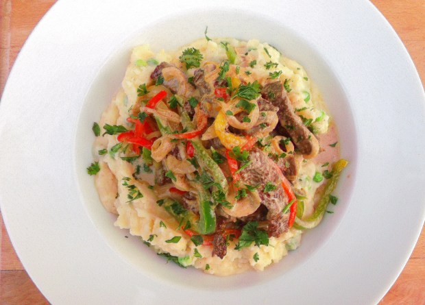 Sautierte Rinderfiletspitzen In Paprikarahm Mit Knoblauch/Kartoffel- Püree.....(Trust Me, It's Good Stuff)