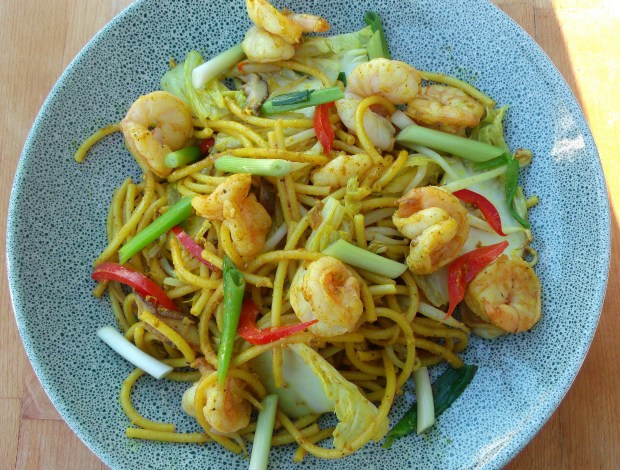 Curried Pasta With Shrimp, Mushrooms, Veggies And Egg