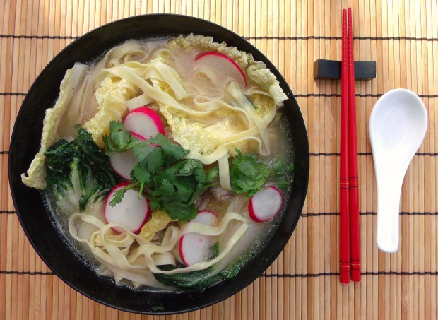 Ginger/Garlic Pork Soup With Vegetables And Yi Mein Noodles 