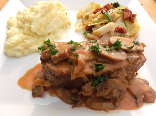 Falscher Hase. Fake Rabbit. Meatloaf